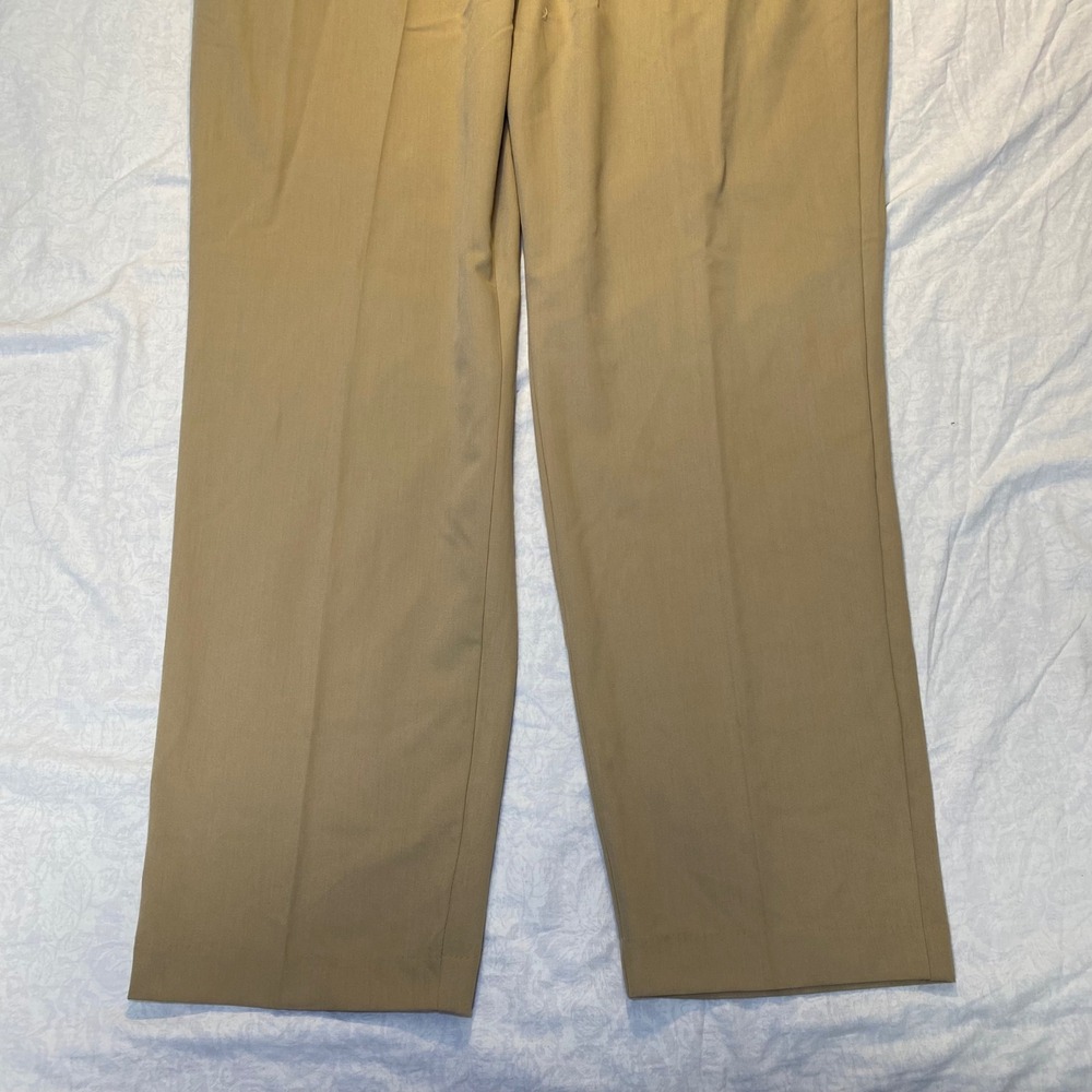 NWT Van Heusen Flex Ultra Wrinkle Free Straight Fit Pants 42x30 Khaki Stretch - Picture 3 of 12